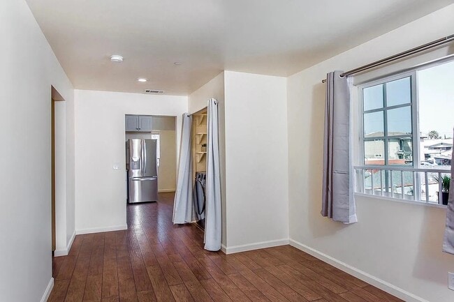 Building Photo - 3229 Malabar St