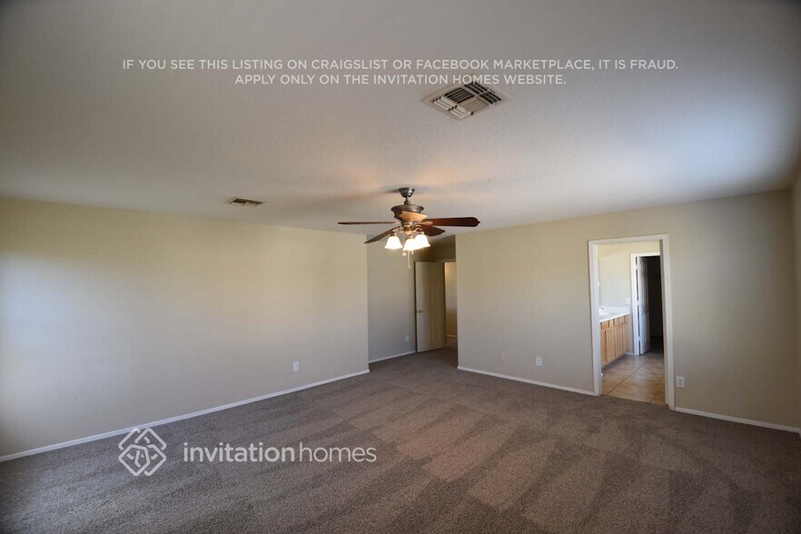 Building Photo - 7613 S 65th Ln