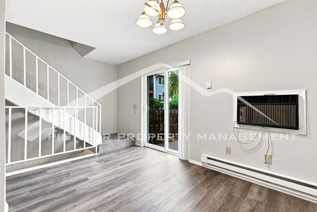 Building Photo - 7885 Barbara Ann Dr