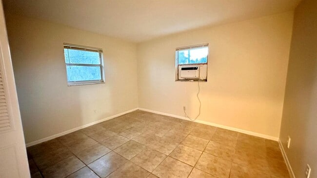 Building Photo - 1417 N Federal Hwy