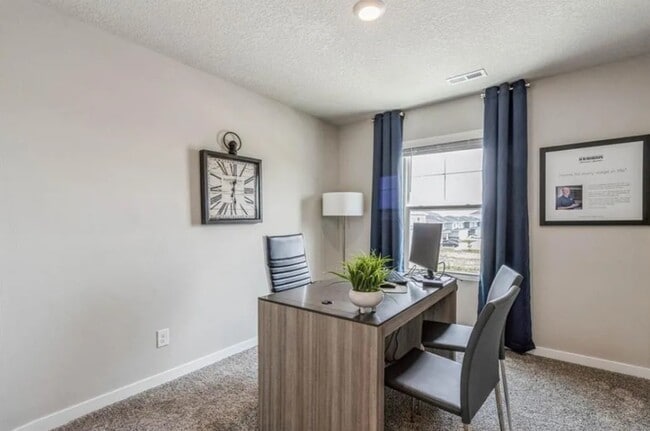 Building Photo - 301 NW Charlestown Ln