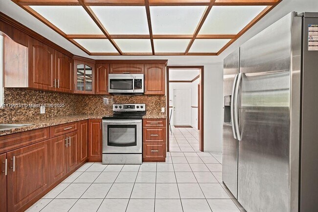 Building Photo - 26100 SW 192nd Ave