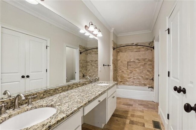 Building Photo - 411 Deering Rd NW