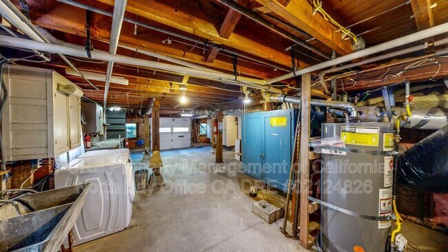Building Photo - 101 Barber Ave