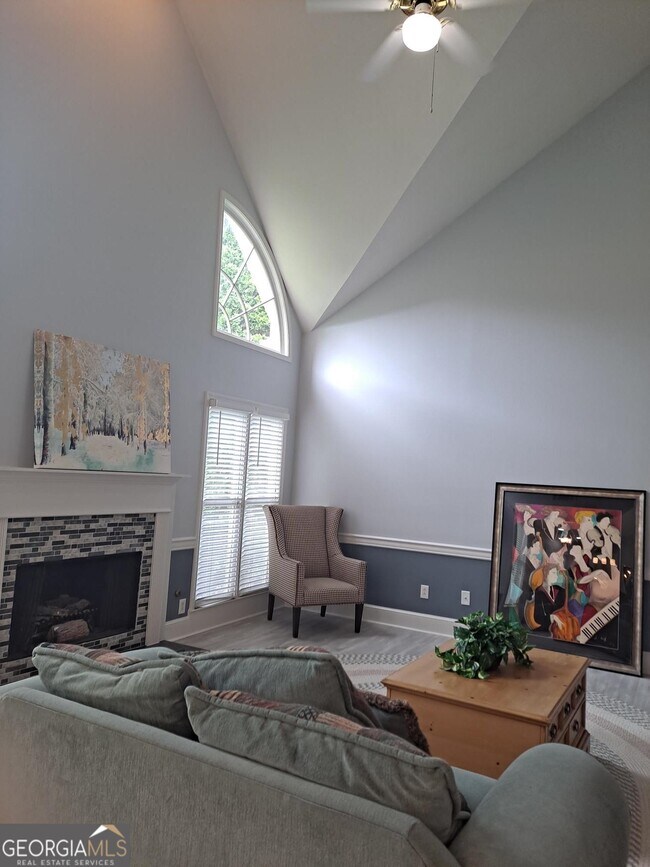 Building Photo - 120 Newfield Dr