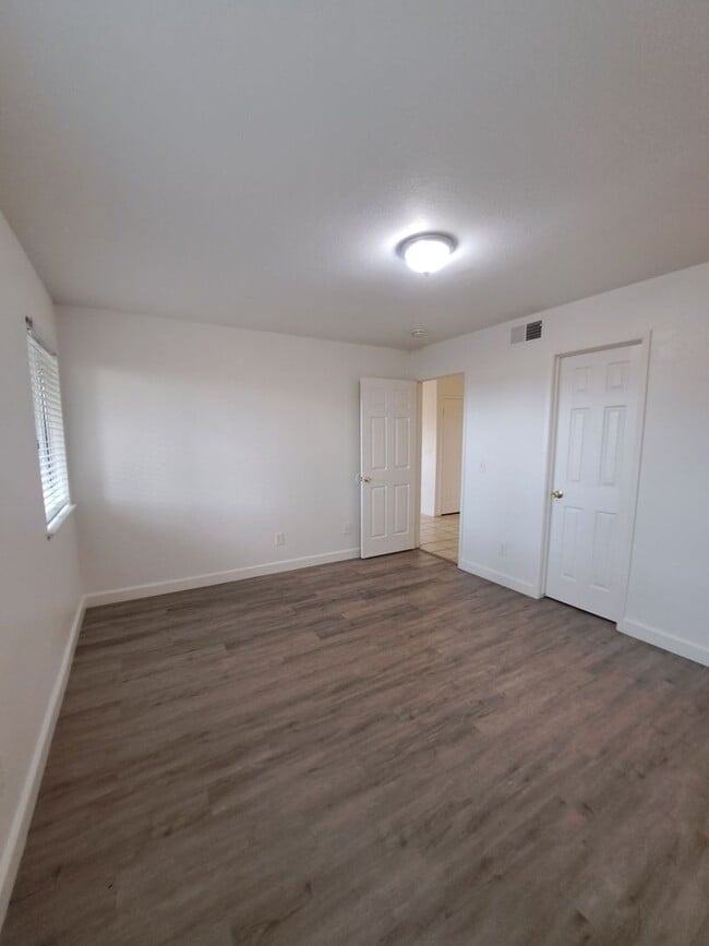 Building Photo - 3302 W Shields Ave