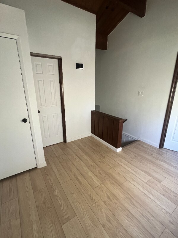 Building Photo - 675 E Victoria Ct