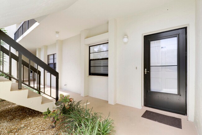 Building Photo - 275 S Beach Rd
