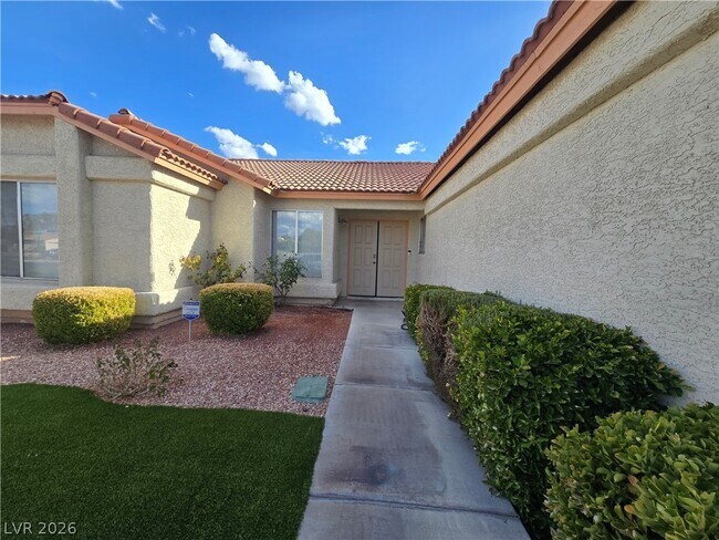 Building Photo - 6413 Sterling Springs Pkwy