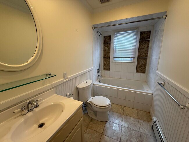 Building Photo - 511 Avenue C