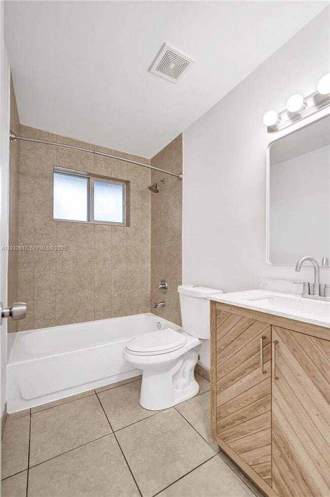 Building Photo - 30 SW 8th St