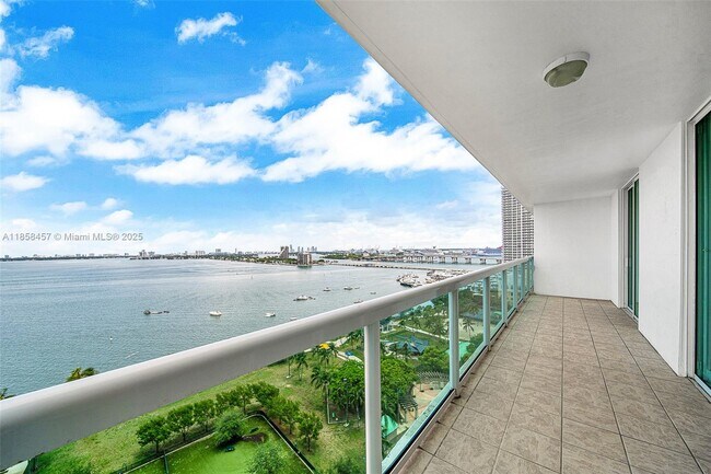 Building Photo - 1800 N Bayshore Dr