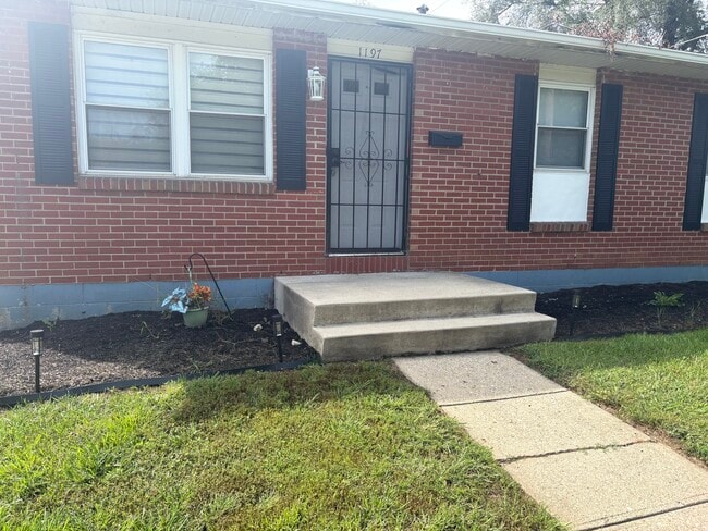 Building Photo - 1197 Silverbrook Dr