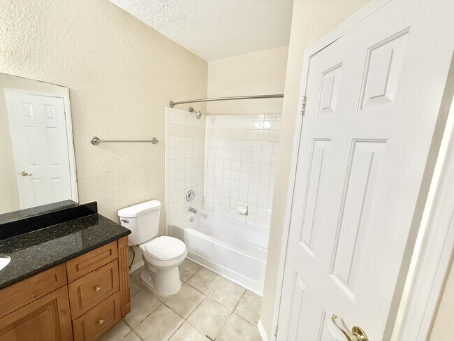 Building Photo - 2528 Robert Trent Jones Dr