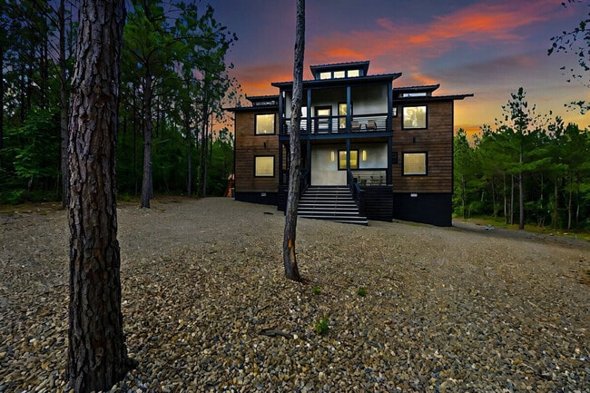 Building Photo - 474 Bear Pne Trl