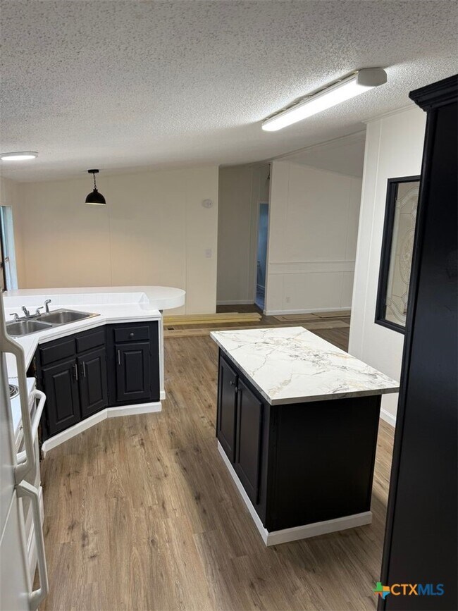 Building Photo - 532 Grandview Bend