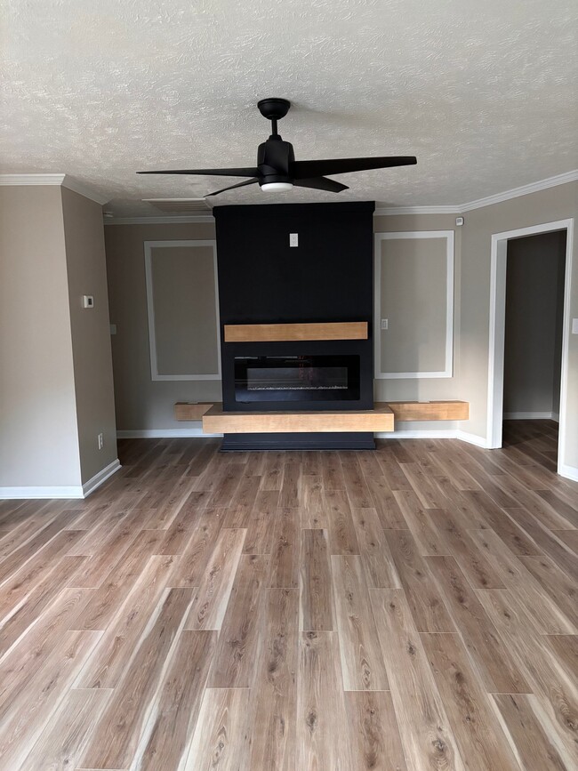 Building Photo - 5558 Quietwood Pl