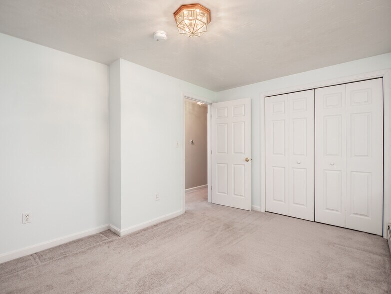 Bed 1 - 90A Loxwood St