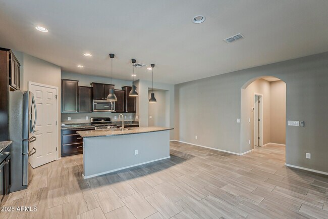 Building Photo - 10819 W Bronco Trail