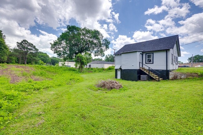 Building Photo - Cute 2 bedroom 1 bath home in Gastonia.