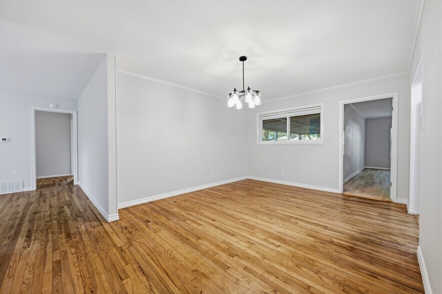 Building Photo - 1206 Bandera Ln