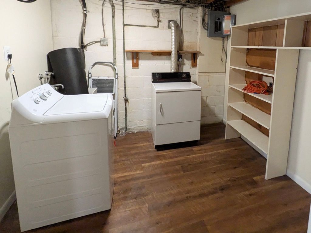 Building Photo - 9204 Davidson St