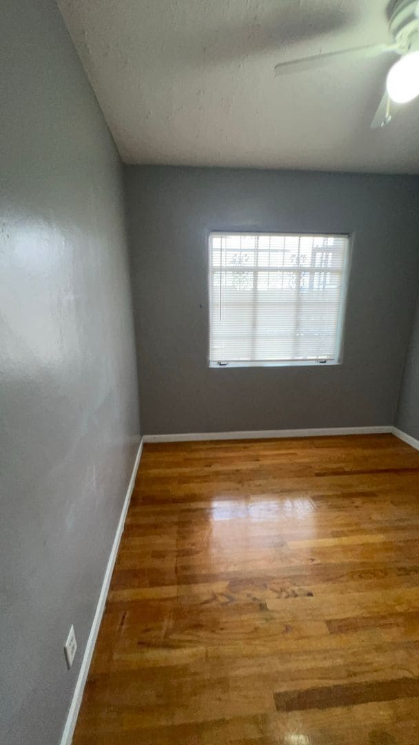 Building Photo - NE HEIGHTS 3 Bedroom 1 Bath