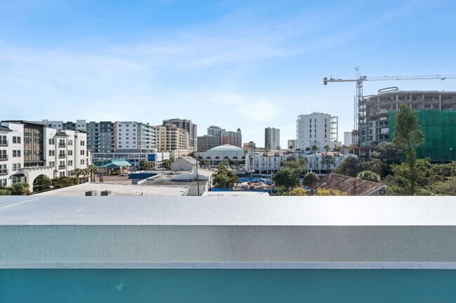 Building Photo - 1343 4th St