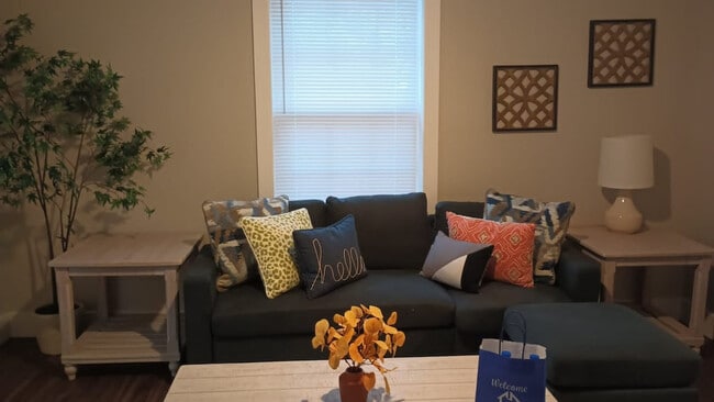 Building Photo - 214 McGarity St