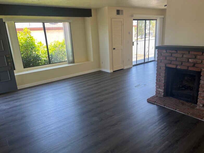 Living Room Windows - 142 14th St