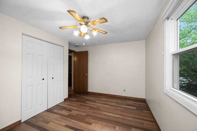 Building Photo - 3129 Windsor Dr