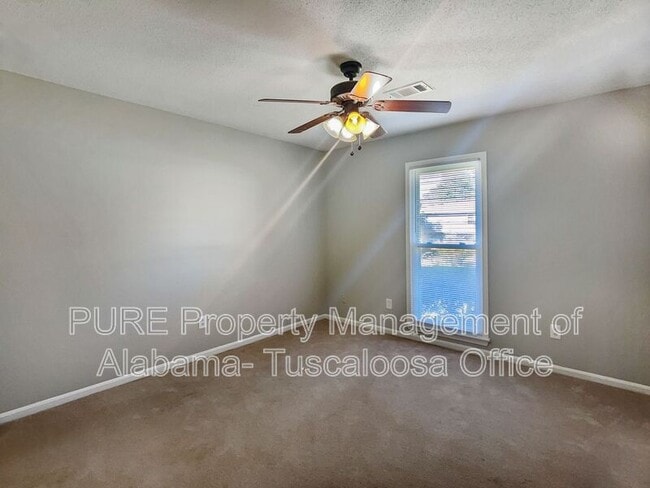 Building Photo - 4417 4th Ave E