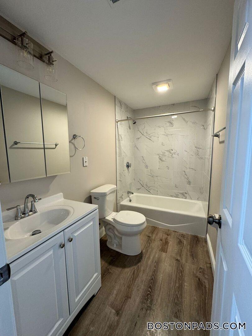 Building Photo - 21 Kenmar Dr