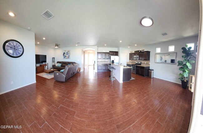 Building Photo - 7369 Dewberry Dr