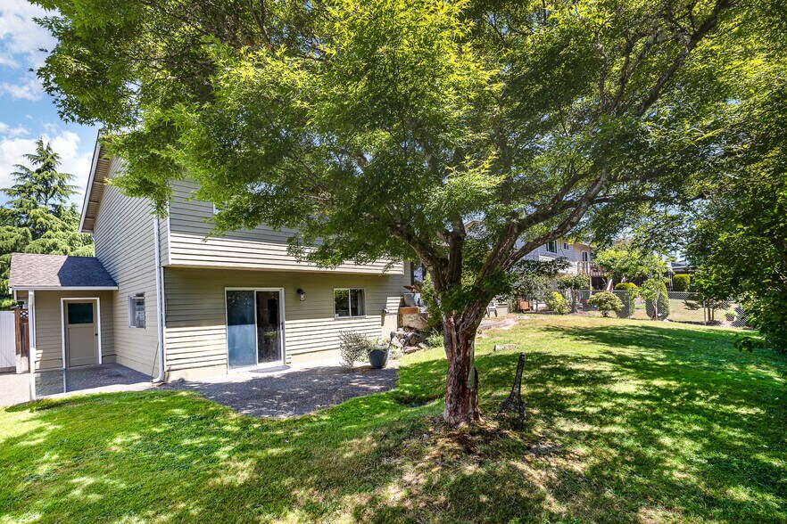 Building Photo - 13605 SE 233rd St