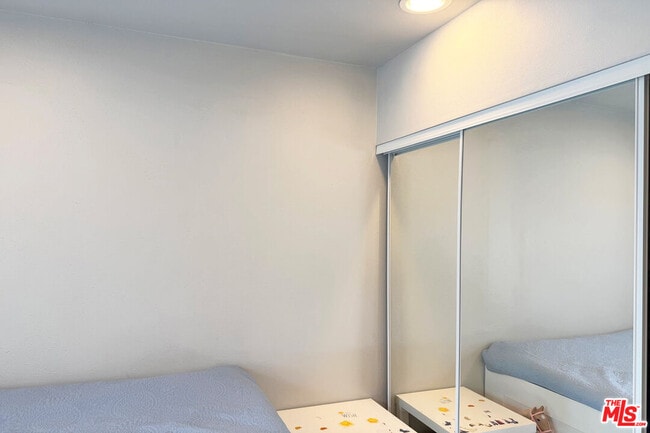 Building Photo - 1245 N Orchard Dr