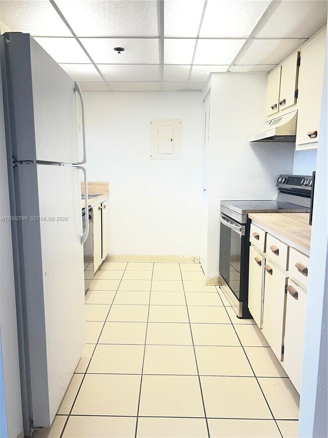 Building Photo - 7601 E Treasure Dr