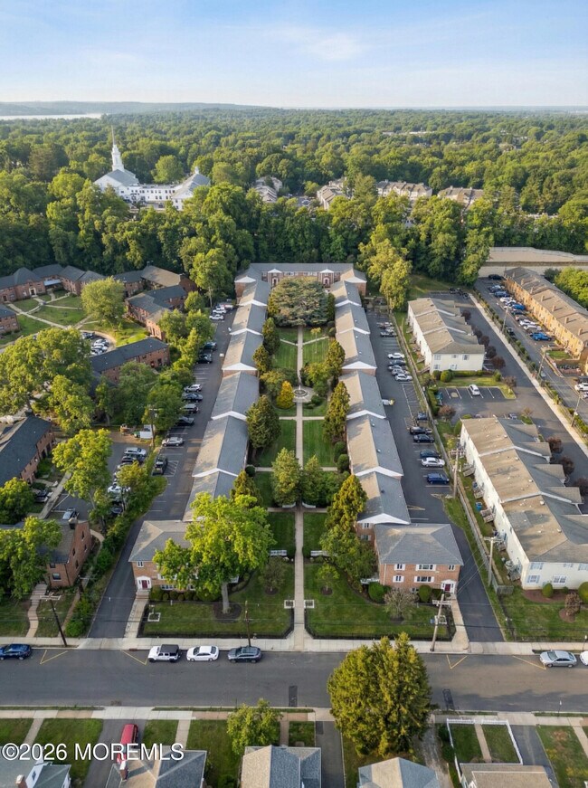 Building Photo - 293 Spring St