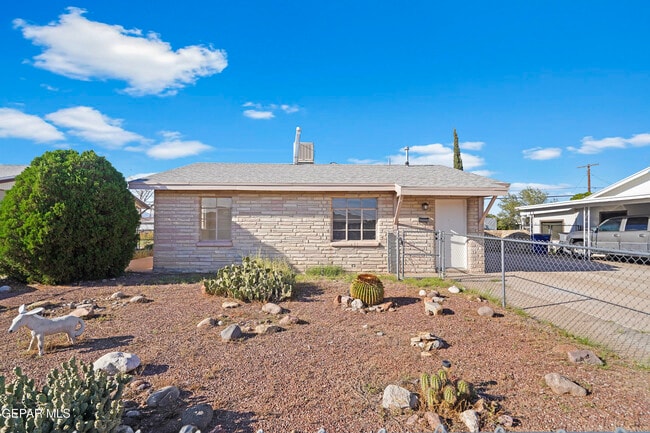 Primary Photo - 5017 Sierra Madre Dr