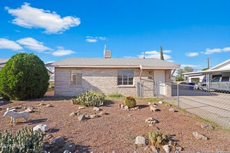 Building Photo - 5017 Sierra Madre Dr