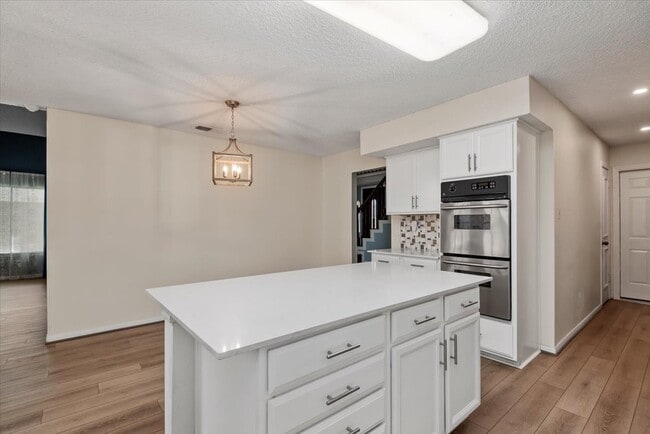 Building Photo - 13022 Hollow Brook Dr