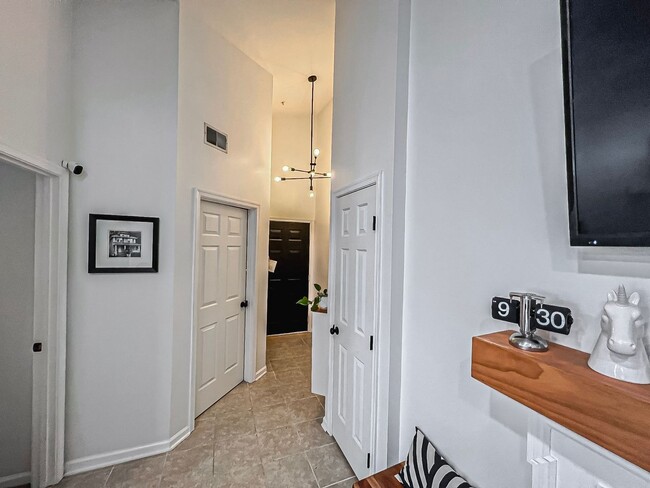 Building Photo - Stylish and Light-filled 2 Bedroom 2 Bathr...