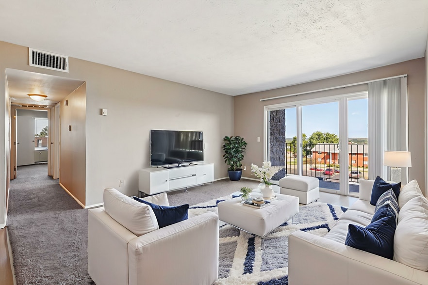 Primary Photo - Oakwood Apartments