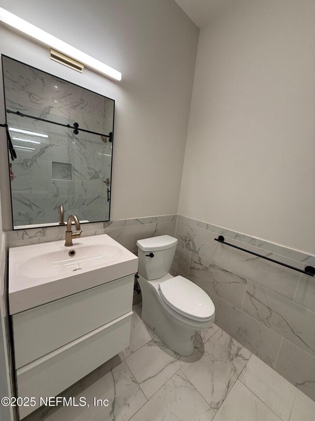 Building Photo - 1733 Memorial Park Terrace