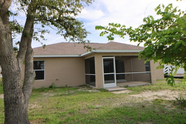 Building Photo - 1414 NE 33rd Terrace