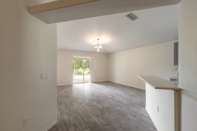 Building Photo - 109 Blue Daze Cir