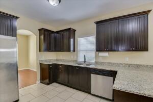 Building Photo - 3631 Mossland Dr