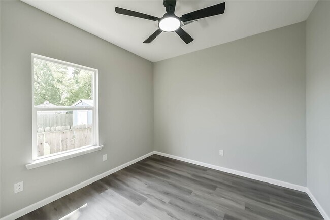 Building Photo - 3007 Bringhurst St