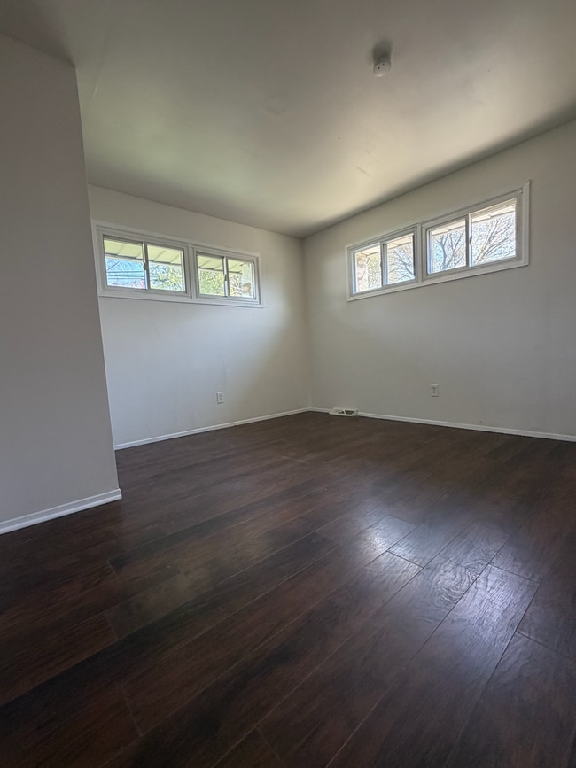 Building Photo - Three Bedroom Home-Bristol Township