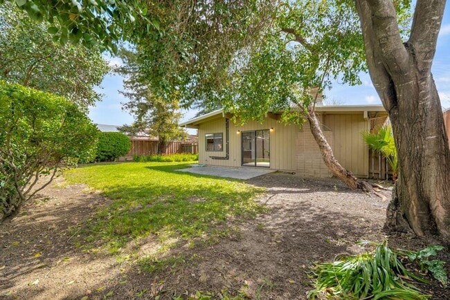 Building Photo - Affordable 2bed/2bath in South Woodland